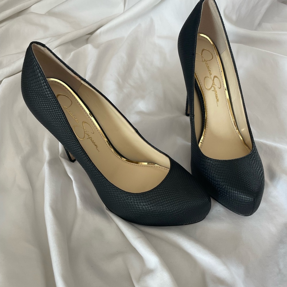 Jessica Simpson high black snake heel 7.5